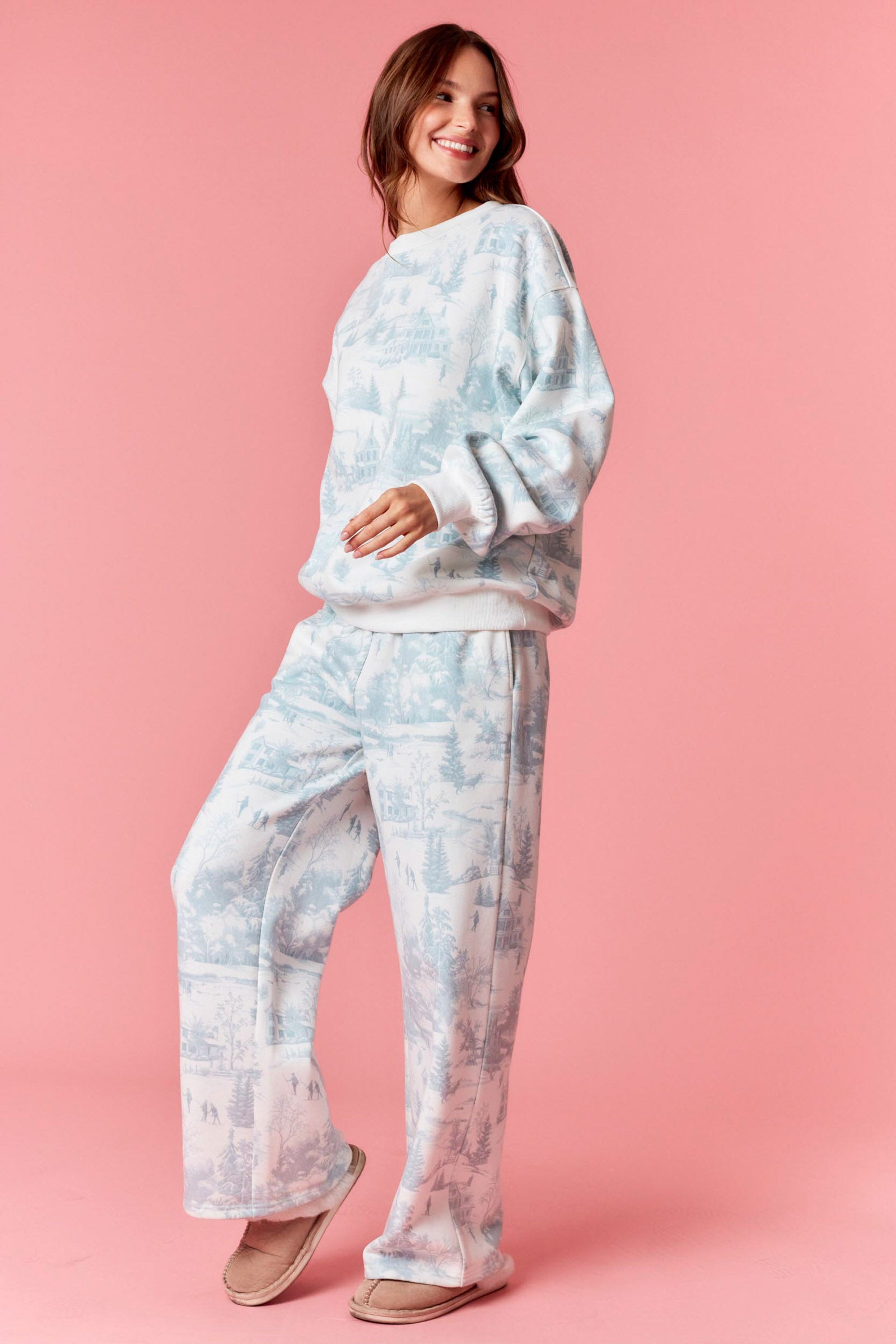 Holiday Scenery Printed Fleece Sweatshirt and Sweatpants Set
