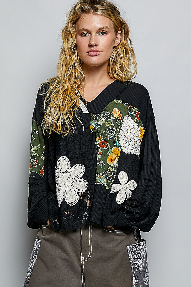 V-neck Romantic top with floral printed