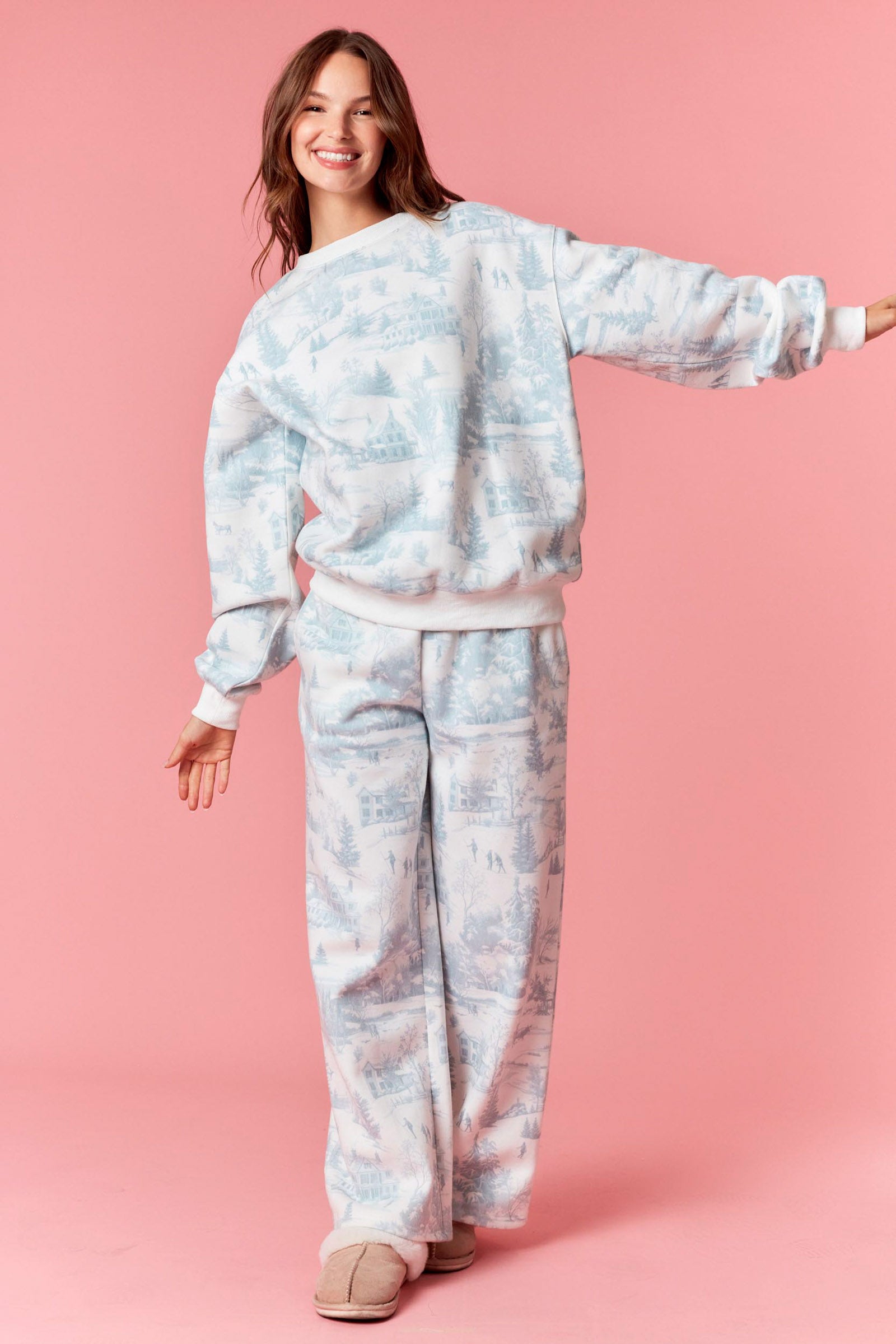 Holiday Scenery Printed Fleece Sweatshirt and Sweatpants Set