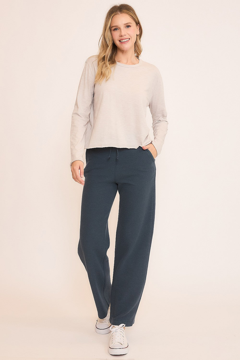 NAVY FRONT TIE WIDE AND SOFT PANTS WITH POCKETS